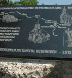 Három sváb település emlékműve - Gedenkmal der drei Gemeinden